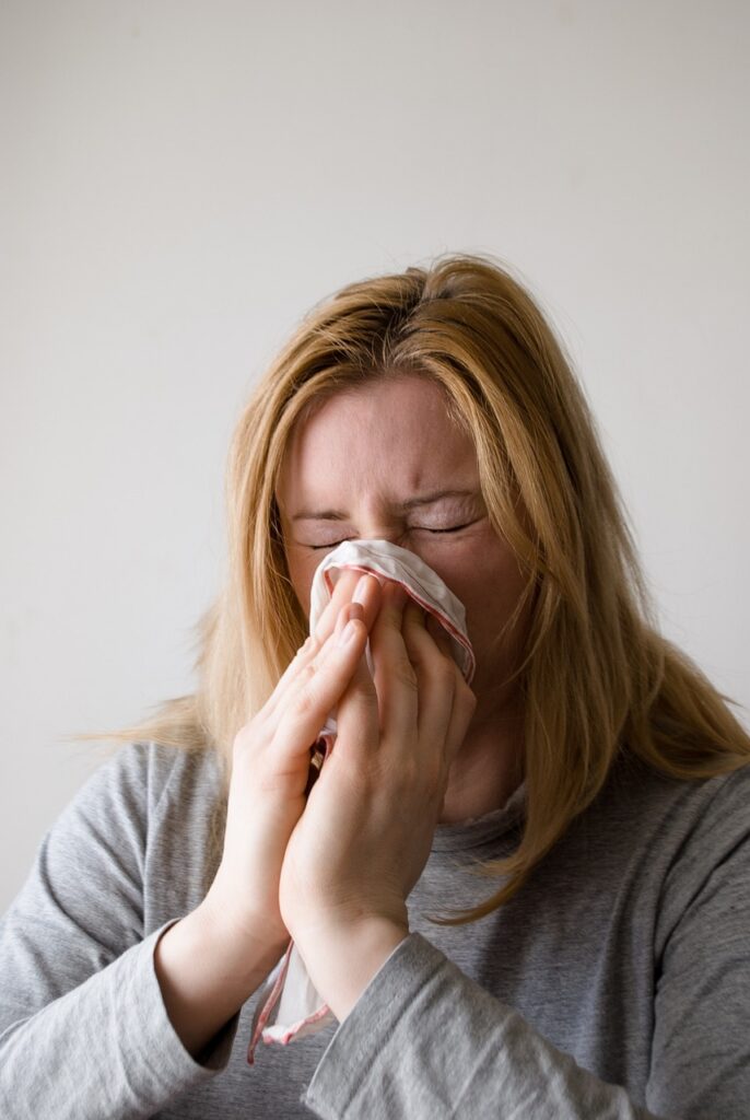 woman, sneeze, blowing nose-699008.jpg